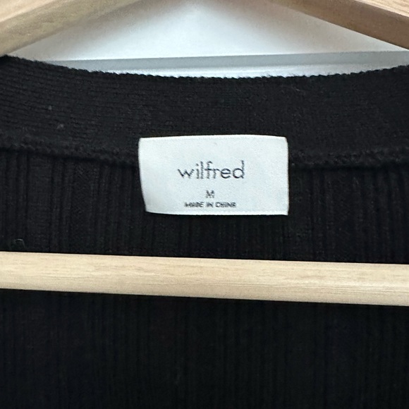 SOLD Wilfred Aritzia Black Plunge Cardigan - Picture 7 of 7